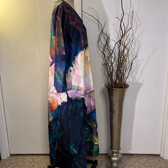 Floral colorful long sleeve maxi dress with button detail - Picture 5 of 6
